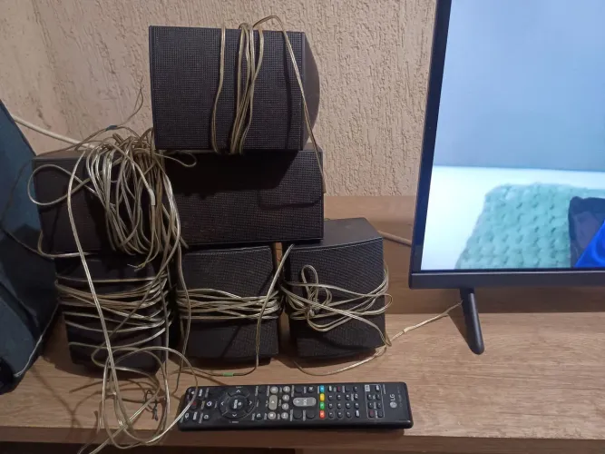 Caixas e subwoofer para home theater LG lhb625M