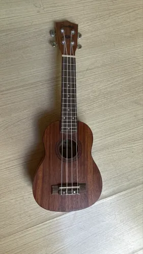 Ukulele Shelby