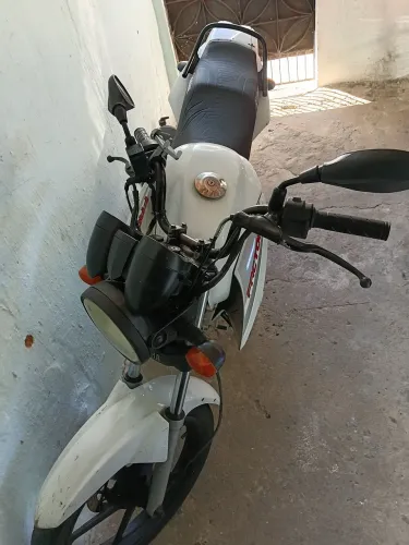 Aceito trocas de motos. Depende do negócio uma na outra para assumir ou venda 