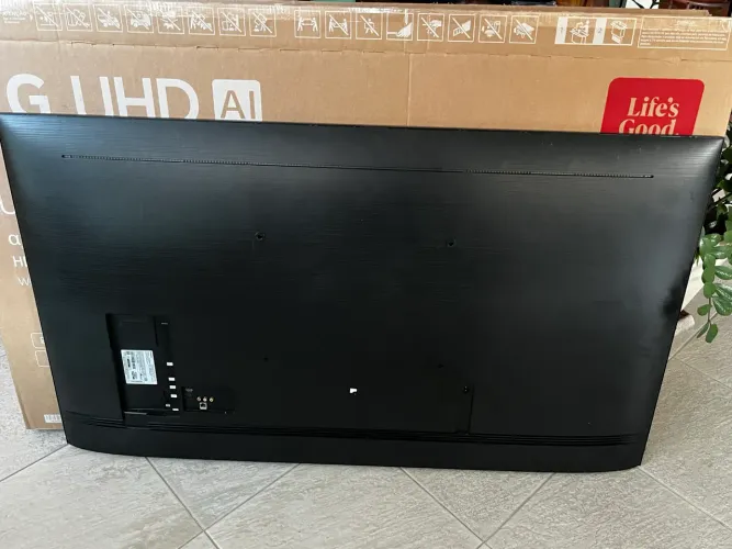 Tv Samsung 65 TU8000 4K - defeito tela