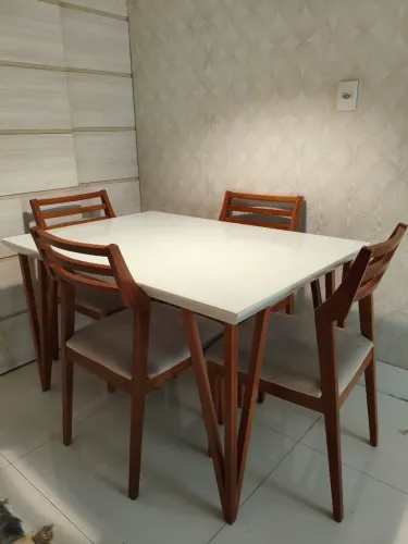 Mesa De Jantar Com Tampo De Laca + 4 Cadeiras Estofadas (Ótimo Estado)