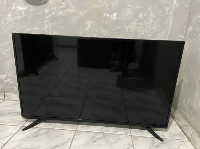 Vendo DUAS TV(S) de 42 polegadas, perfeita para quem busca conserto ou peças.