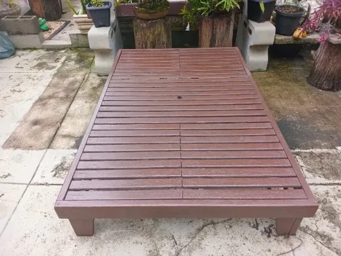 ESPREGUIÇADEIRA PARA PISCINA