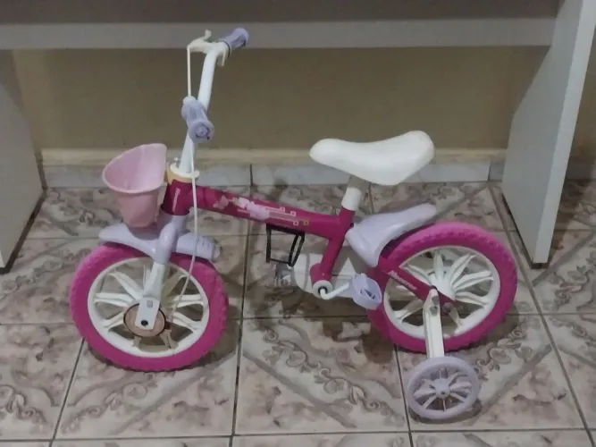 Bicicleta feminina Houston, super conservada