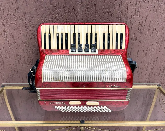 Acordeon Universal 80 baixos