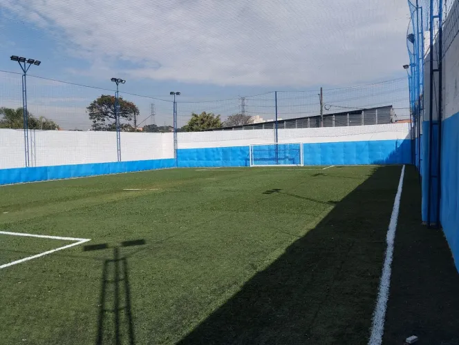 Grama sintética usada em bom estado forbex