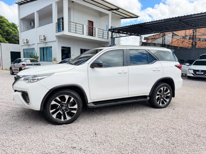 Toyota Hilux SW4 SR 4X2 2.7/ 2.7 Flex 16V Aut. 2017