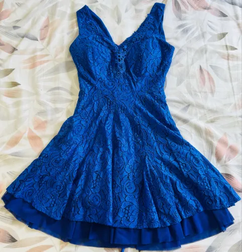 Vestido de festa com brilho P azul usado 1 vez somente