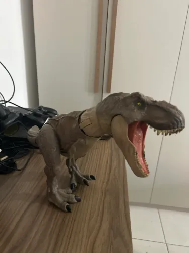 Boneco dinossauro articulado 