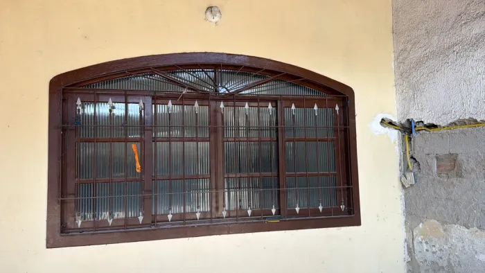 Janela madeira usada