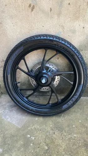 Rodas e pneus originais 160 2025
