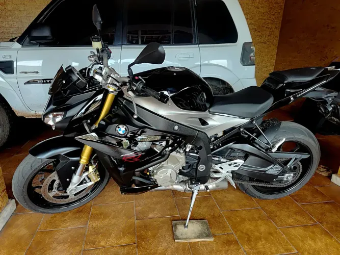 Bmw S1000r apenas 7000km