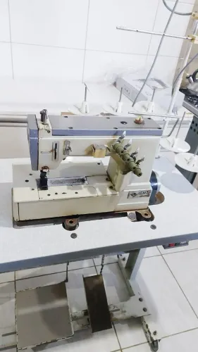 Máquina de costura Galoneira industrial 