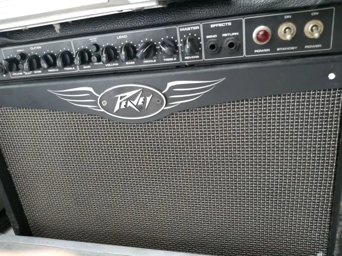 AMPLIFICADOR VALVULADO PEAVEY VALVEKING