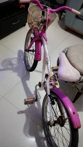 Bicicleta aro 20 de 5 a 10 anos precisa de pintura