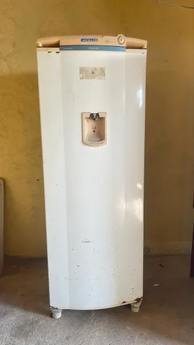 Geladeira cônsul usada