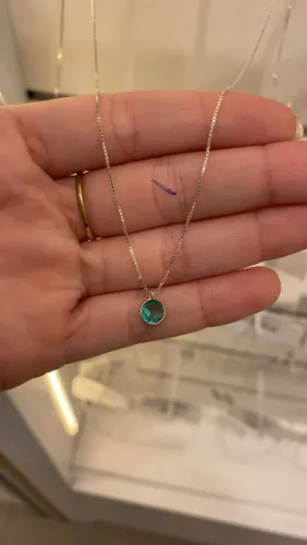Colar de prata 925 com gema verde