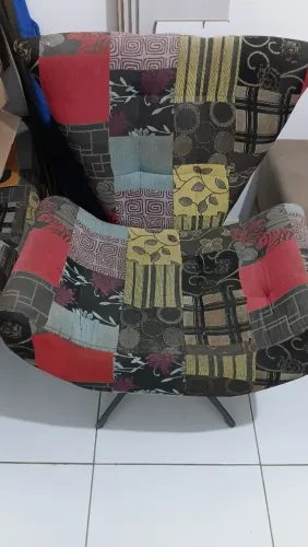2 POLTRONAS GIRATÓRIAS 150,00 CADA