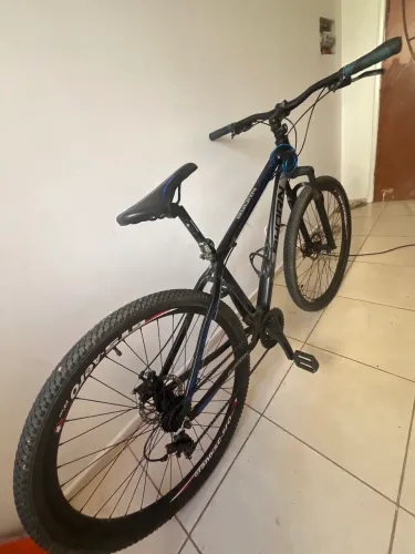 Vende-se uma bike aro 29 toda completa só pega i andar 