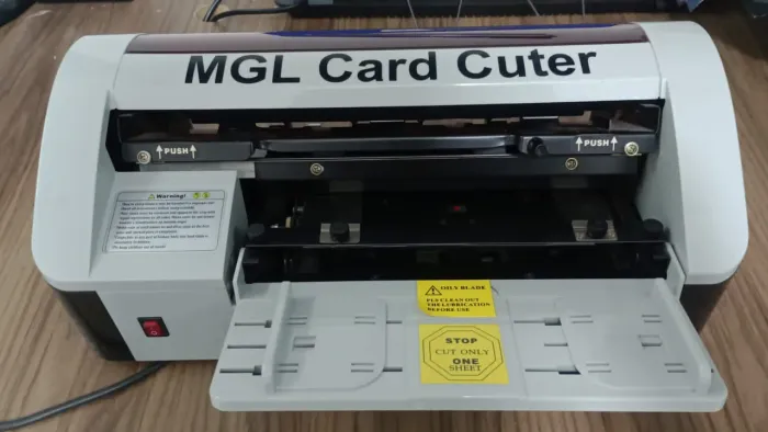 Máquina de cortar cartão de visitas MGL CARD CUTTER elétrica