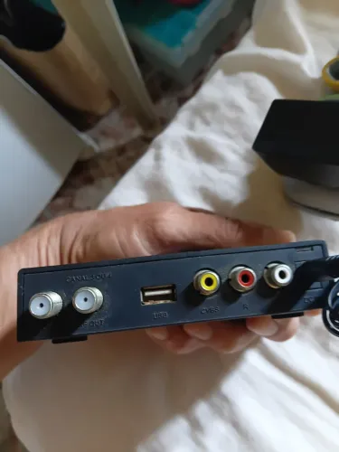 Vende-se conversor digital sem controle, mais funciona normalmente 