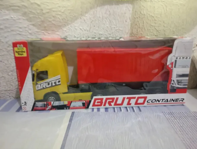 Caminhão novo na caixa !