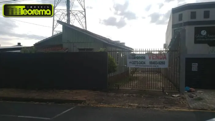 TERRENO À VENDA - ÚNICO EM FRENTE A PRAÇA CASTELO BRANCO À VENDA