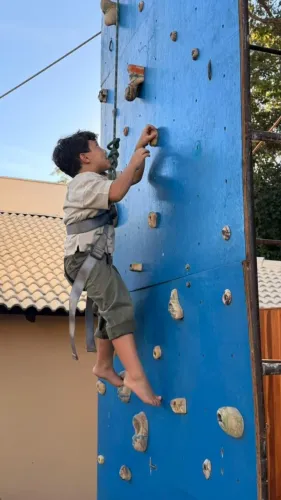 Parede de escalada recreativa outdoor