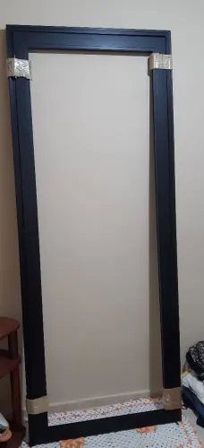 Porta e portal em alumínio com vidro em película preta 2,10m x 80 cm
