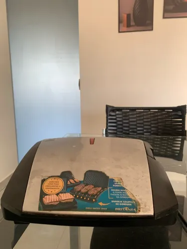 Sanduicheira Grill Britânia 