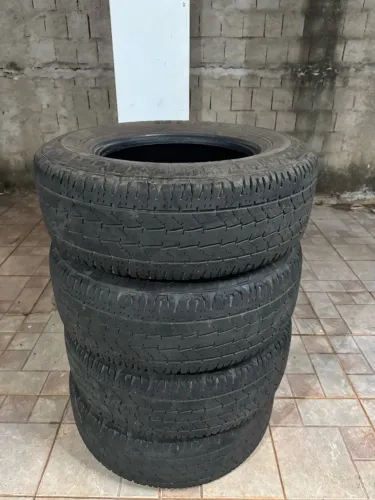Jogo de pneus aro 18 275/70/18