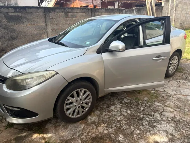 Renault Fluence Sed. Dynamique 2.0 16V Flex Aut. 2016