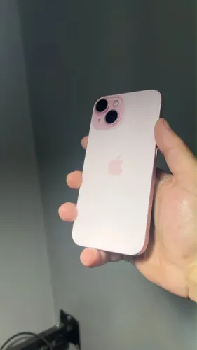 iPhone 15 