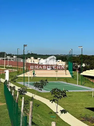 Terreno à venda no Jardins Parma 280m² em condomínio fechado Senador Canedo, GO R$ 250
