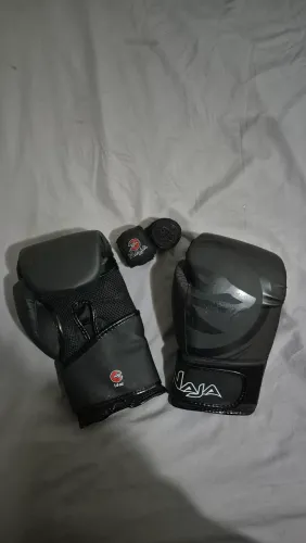 Luva de boxe naja preta 14oz (usada duas vezes)
