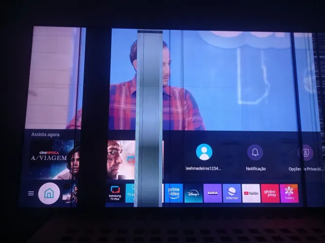 TV Samsung 50 polegadas (LISTRA NA TELA )