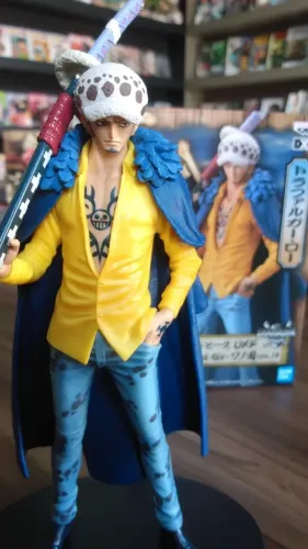 Figure - Trafalgar Law (One Piece - The Grandline Men DXF)