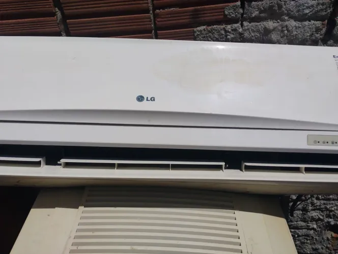 Evaporadora LG 12 mil BTUs convencional 