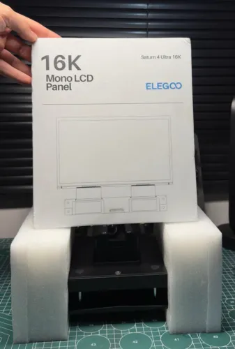 LCD LACRADO SATURN 4 ULTRA 16K + PLATE EXTRA