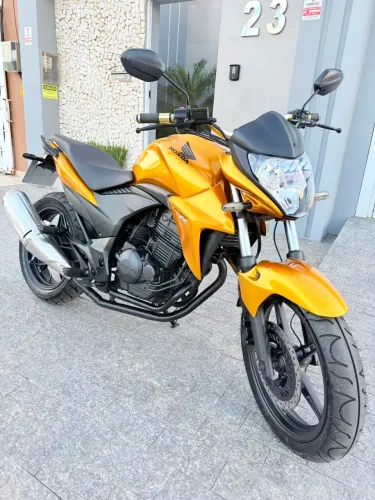 CB 300R - Muito Nova