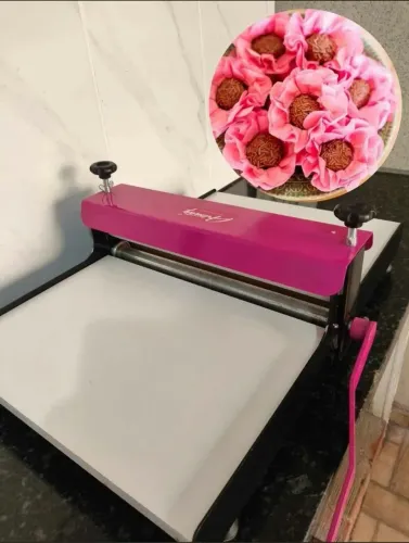 Máquina Corte e Vinco e facas