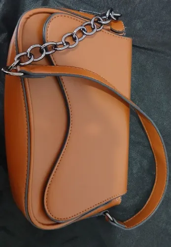 Bolsa tiracolo pequena marrom