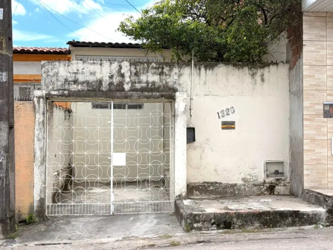 Casa para aluguel em Henrique Jorge, Fortaleza