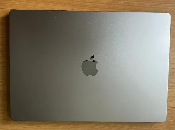 MacBook Pro 16 2023 M2 - 32GB RAM - 512 SSD - Tela 16