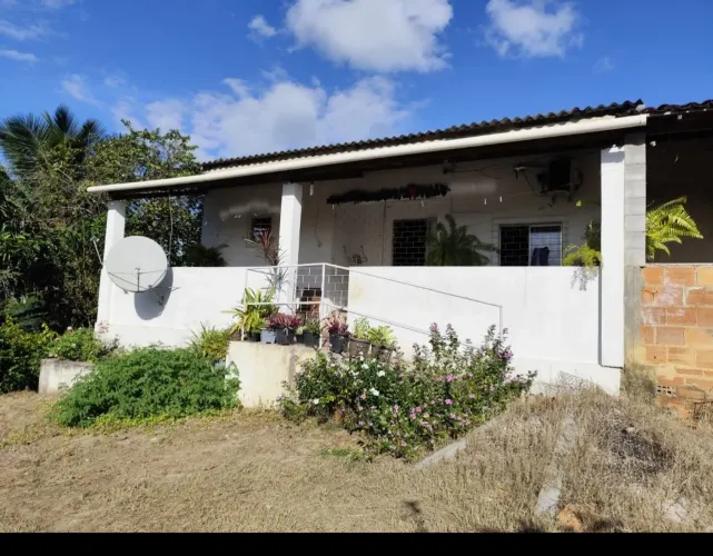 Terreno com duas casas