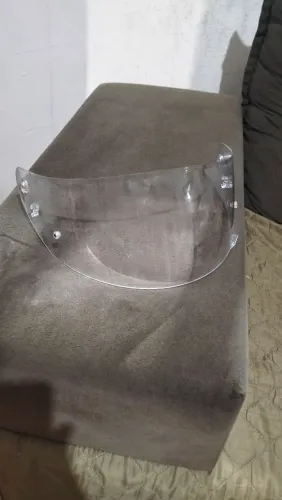 Viseira de capacete nova, nunca usada