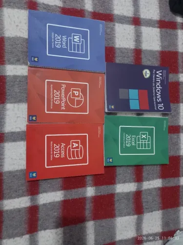Livros didáticos de informática.