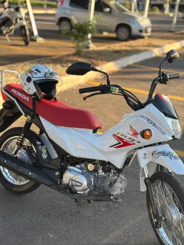 Vendo moto pop único dono!