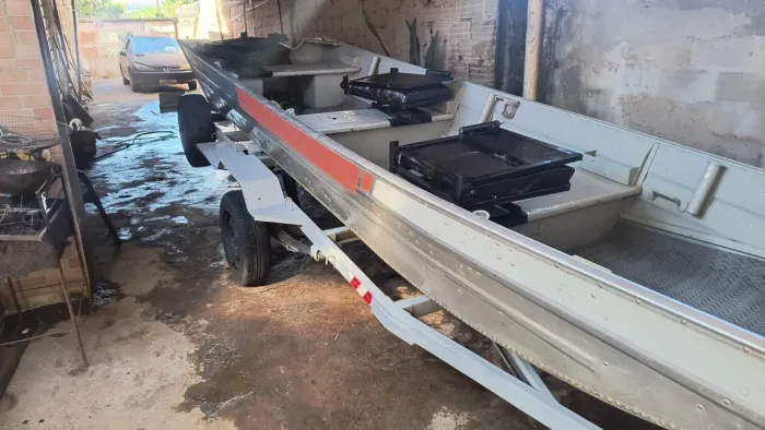 Barco de pesca único dono motor Mercury 15