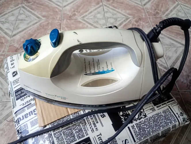 Ferro de passar roupa 